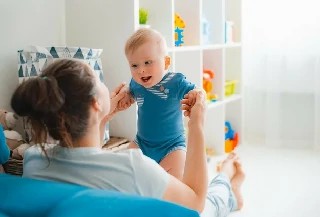 Cuidador de Crianças Babá