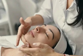 Básico em Massagem Facial